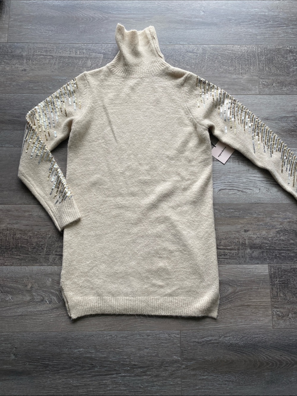 superdown Cream Metallic Sequin Sleeve Turtleneck Sweater Dress Womens Sz Md